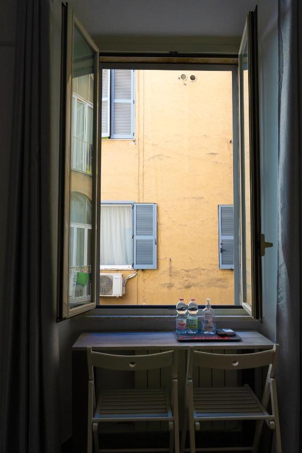 Romafullhouse Guesthouse Exterior photo